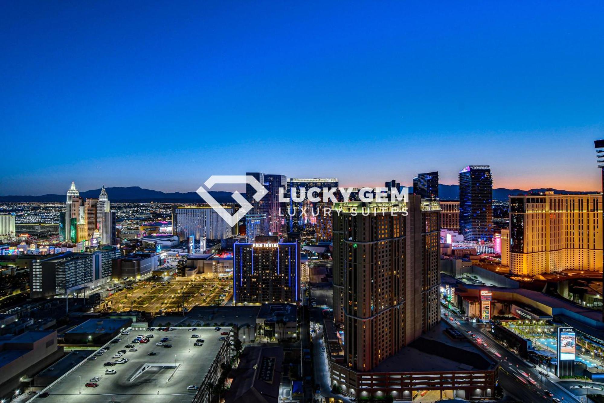 Lucky Gem Penthouse & Luxury Suites At Signature Resort, Balcony Strip View 3505 Лас Вегас Екстериор снимка