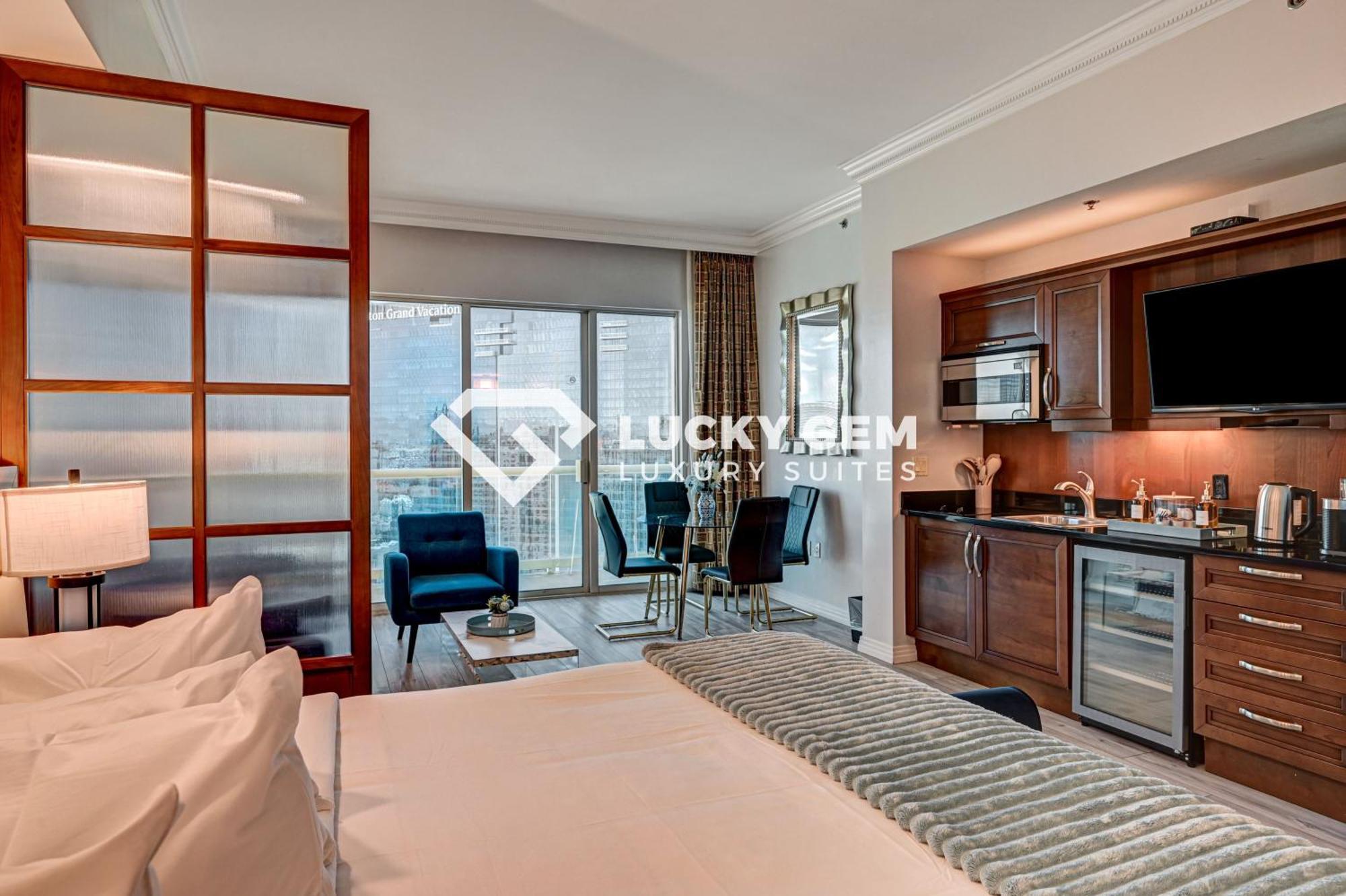 Lucky Gem Penthouse & Luxury Suites At Signature Resort, Balcony Strip View 3505 Лас Вегас Екстериор снимка