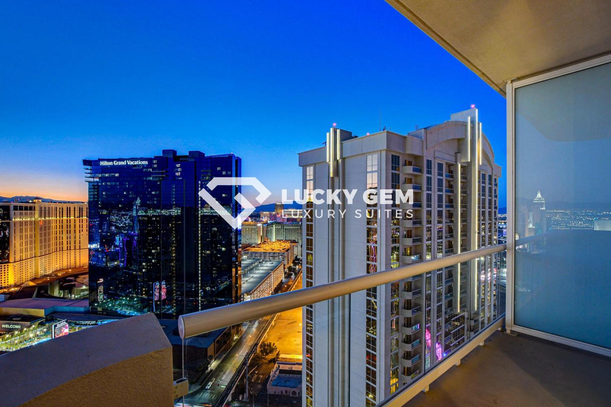 Lucky Gem Penthouse & Luxury Suites At Signature Resort, Balcony Strip View 3505 Лас Вегас Екстериор снимка