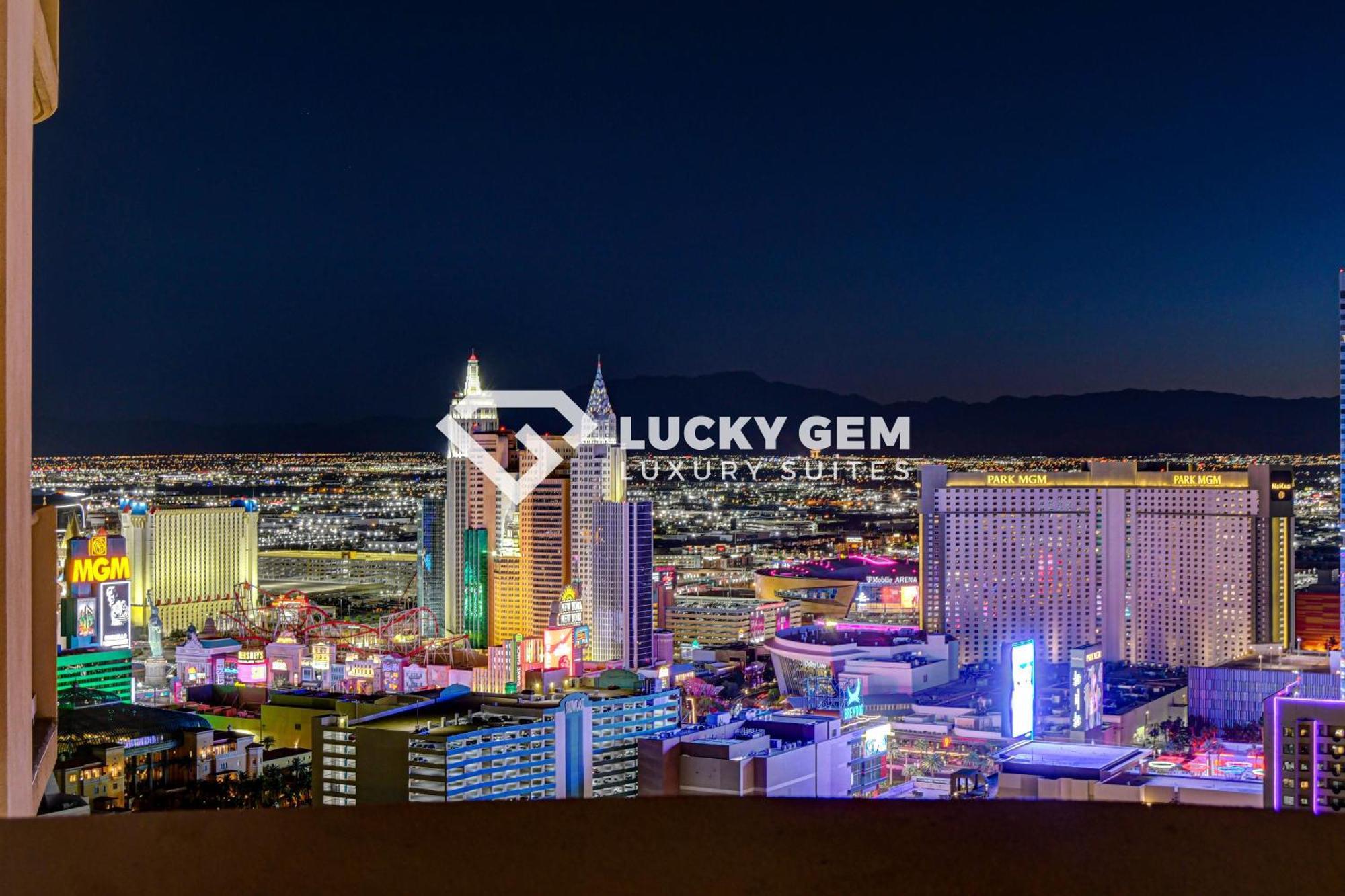 Lucky Gem Penthouse & Luxury Suites At Signature Resort, Balcony Strip View 3505 Лас Вегас Екстериор снимка
