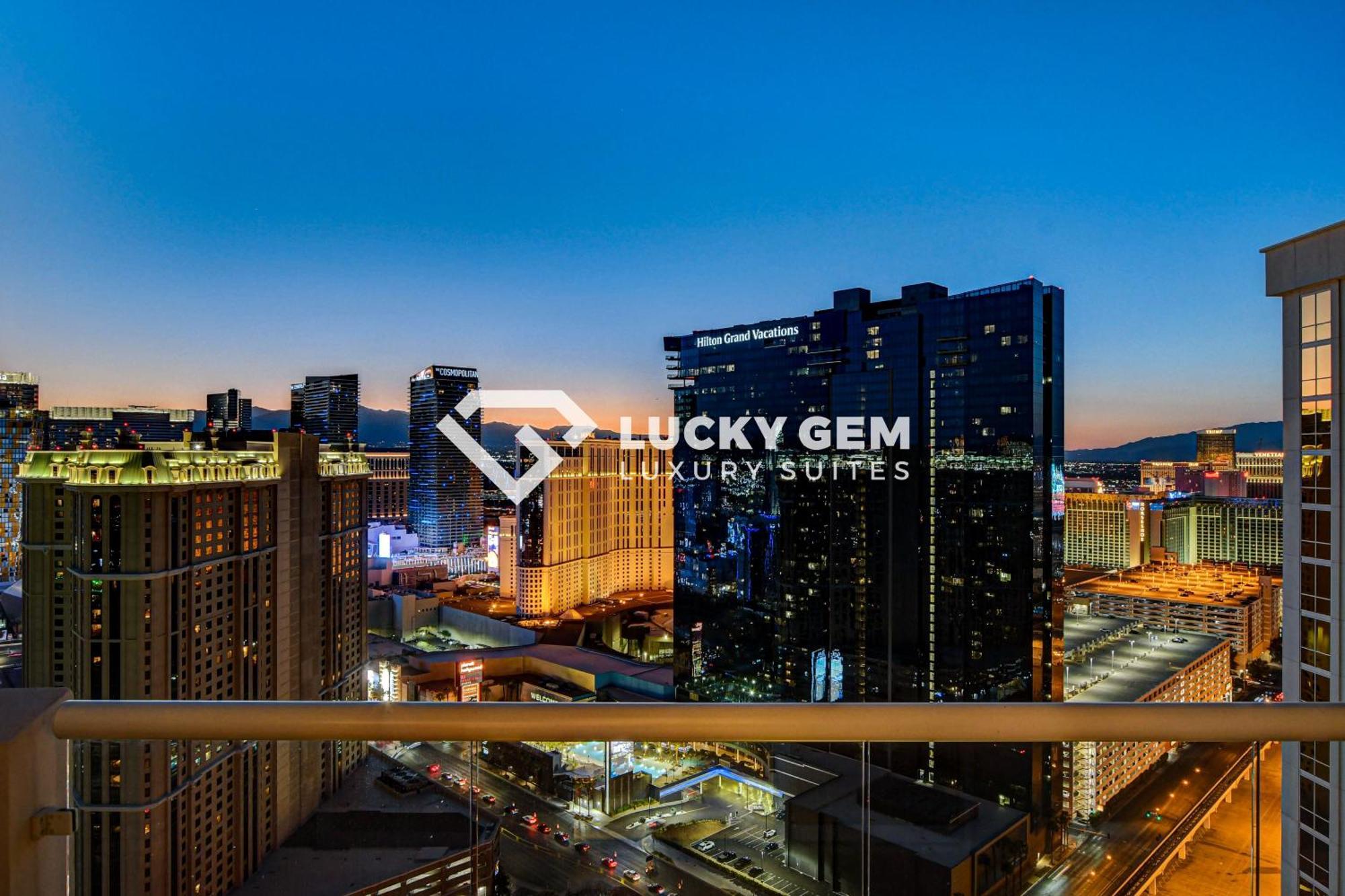 Lucky Gem Penthouse & Luxury Suites At Signature Resort, Balcony Strip View 3505 Лас Вегас Екстериор снимка